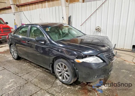 2007 Toyota Camry Le z USA, uszkodzony, nr VIN 4T1BK46K67U051259